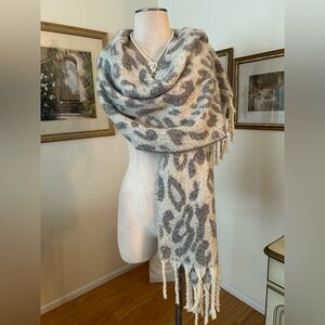 No Name Gray Leopard Print Wrap 100%Poly Gand Wash One Size. B:1009A